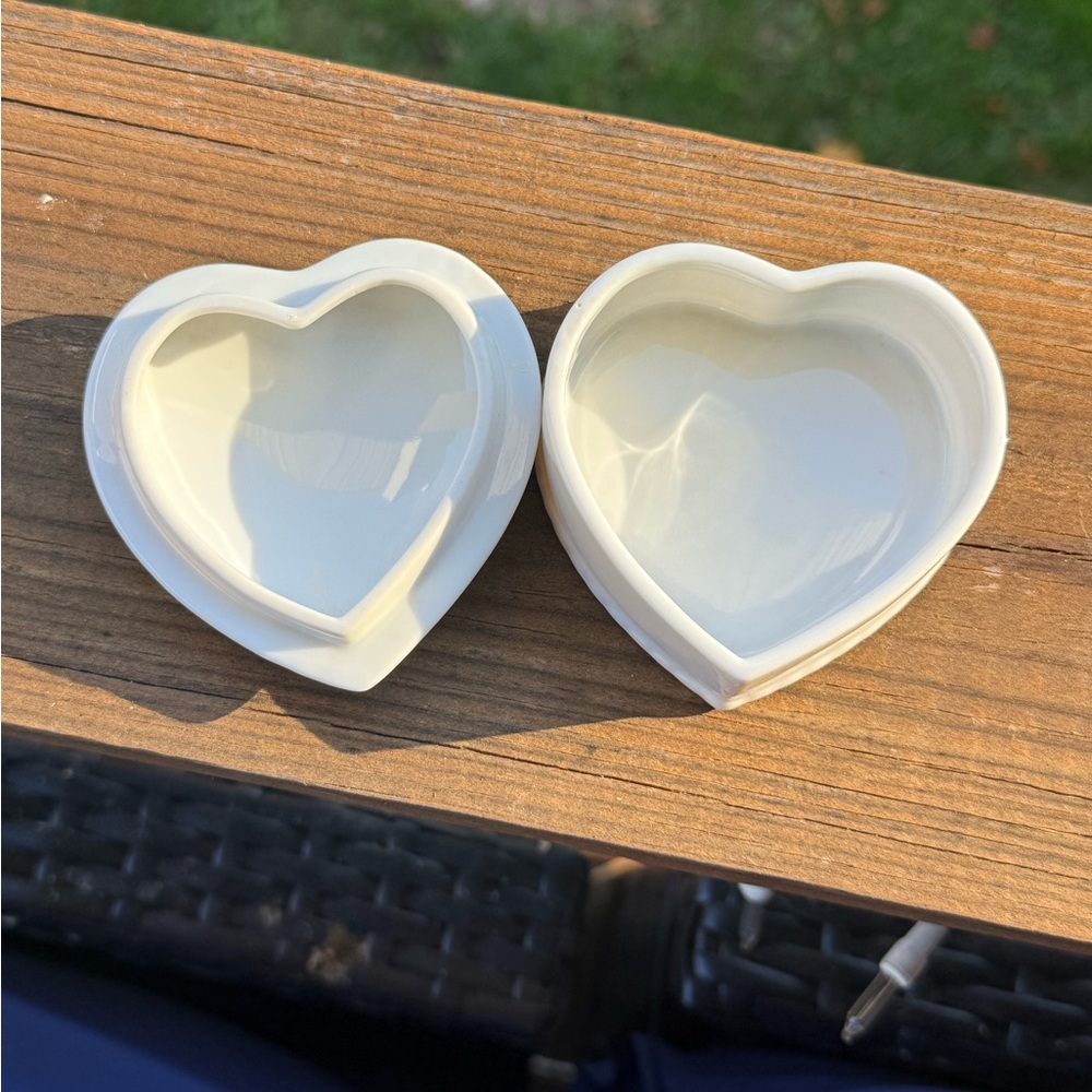 Heart-Shaped Floral Trinket Box - Picture 3 of 7